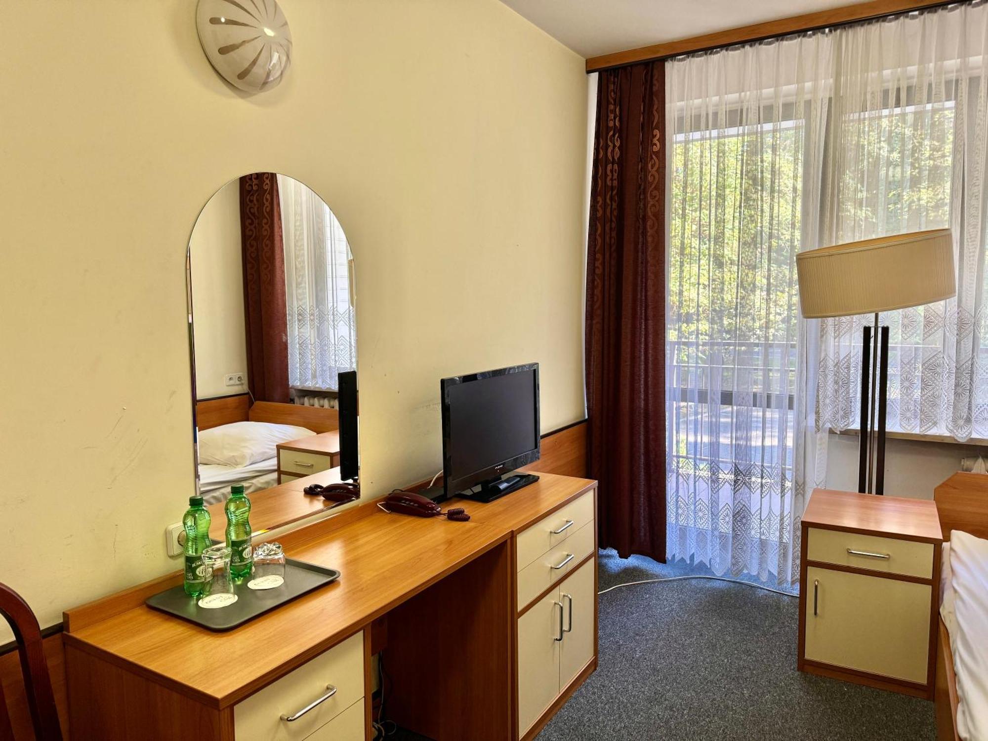 Hotel Echo Cedzyna Extérieur photo